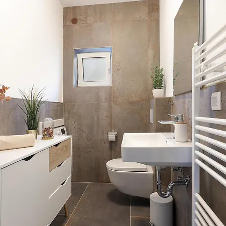 Holiday home Lovely In With Kitchen Pasman