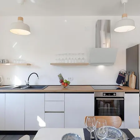 Lovely In With Kitchen *