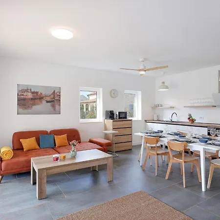 Lovely In With Kitchen *