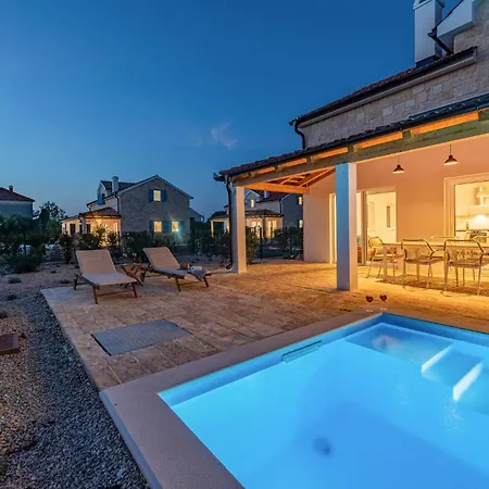 Lovely In With Kitchen Holiday home Pasman