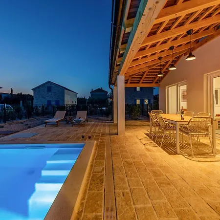 Lovely In With Kitchen Holiday home *
