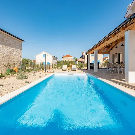 Lovely In With Kitchen Holiday home *